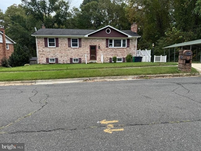 2116 Trafalgar Dr in Fort Washington, MD - Building Photo - Building Photo
