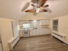 203 Berkshire Dr in Farmingville, NY - Foto de edificio - Building Photo