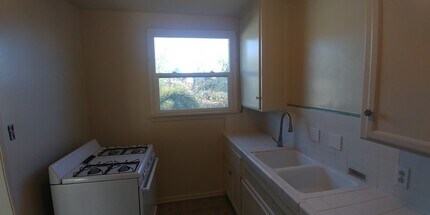 418 E Freeland St, Unit 1 in Long Beach, CA - Foto de edificio - Building Photo