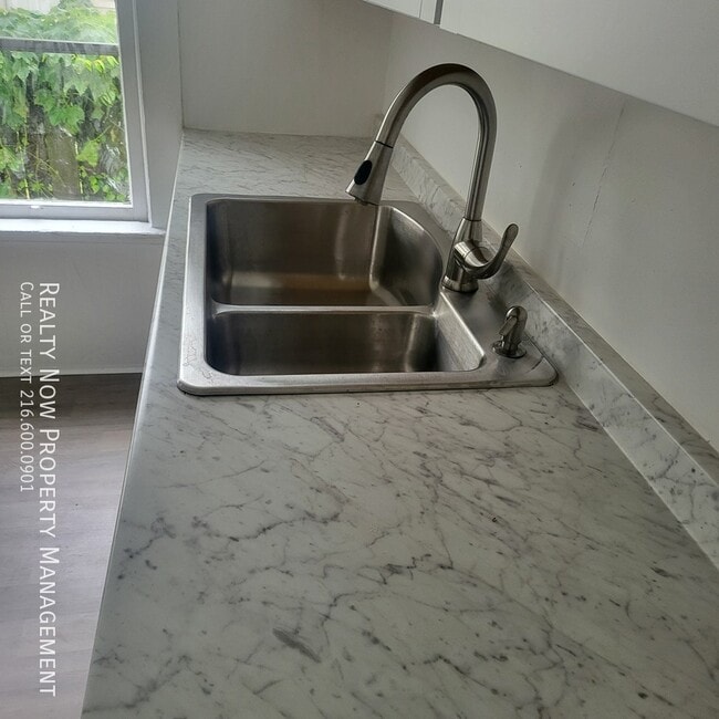 845 Royal Rd in Cleveland, OH - Building Photo - Building Photo