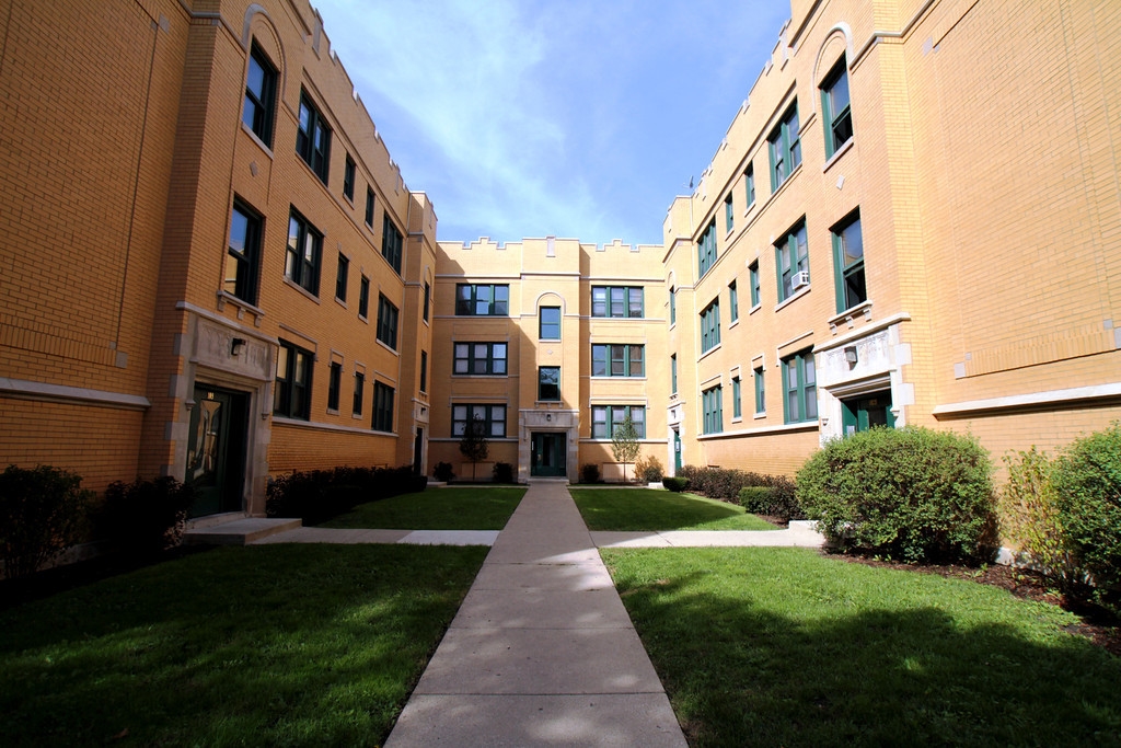 Pullman Palace in Chicago, IL - Building Photo