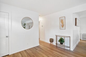 132 Toll House Ln in Fairfield, CT - Building Photo - Building Photo