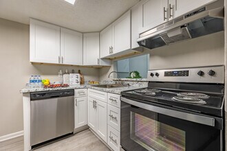 The Cobb Apartments-Townhomes in Austell, GA - Foto de edificio - Interior Photo