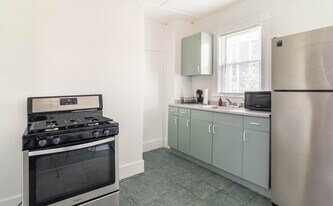 123 Boston St, Unit 1 in Boston, MA - Building Photo