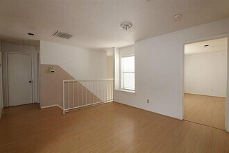 2277 S Kirkwood Rd in Houston, TX - Building Photo - Building Photo