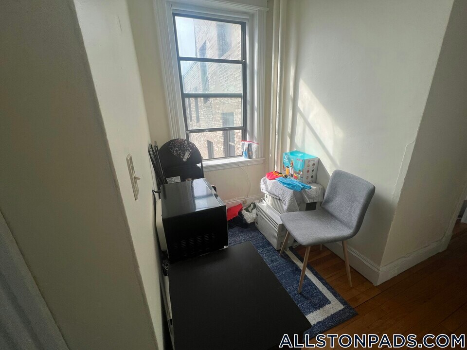 1156 Commonwealth Ave in Boston, MA - Building Photo
