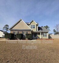4716 Cedar Pass Dr in Hope Mills, NC - Building Photo