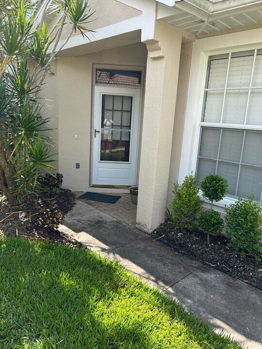 1727 San Silvestro Dr in Venice, FL - Building Photo