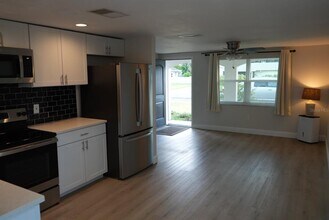 972 Ponderosa Rd in Venice, FL - Building Photo - Building Photo
