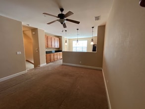 6119 Lonetree Blvd in Rocklin, CA - Foto de edificio - Building Photo