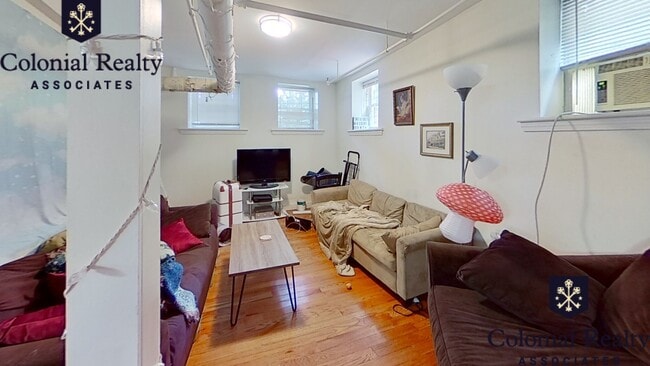 property at 6 Camelot Ct