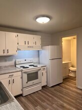 7616 Mt Hood in Dayton, OH - Building Photo - Building Photo