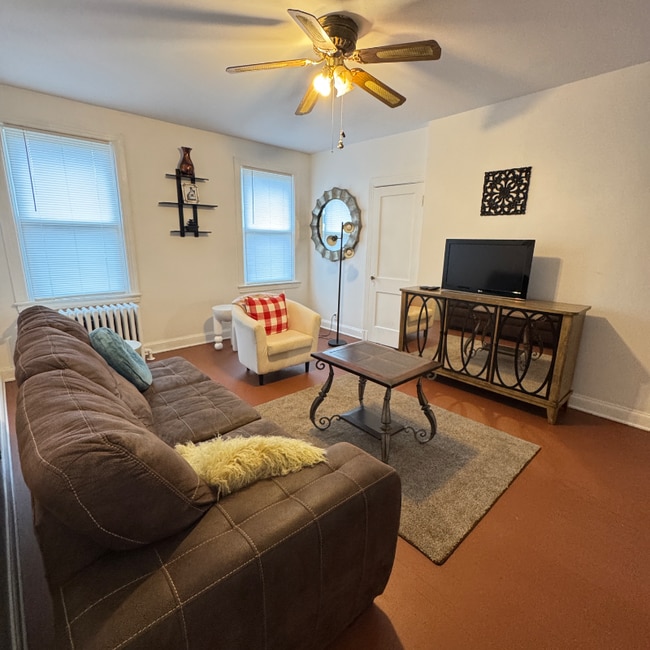 property at 441 Manor Pl NW