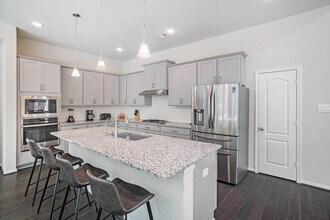 206 Liatris Ct in Conroe, TX - Building Photo - Building Photo