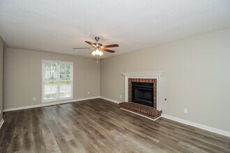 3330 Dogwood Dr in Powder Springs, GA - Building Photo - Building Photo