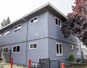 832 Jeanne Ave, Unit 1 in San Jose, CA - Foto de edificio - Building Photo