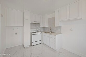 1725 Court St in Los Angeles, CA - Building Photo - Building Photo