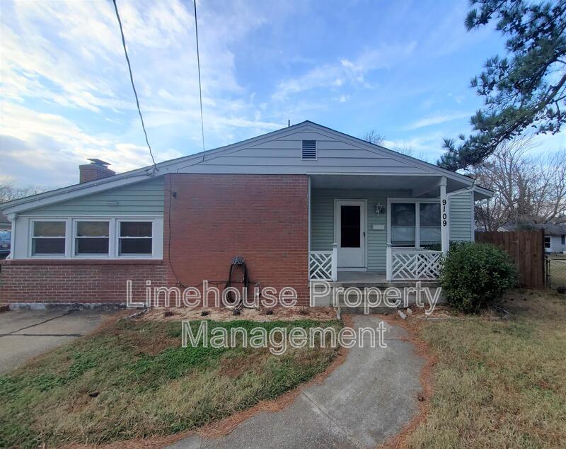 9109 Poppy Ct in Norfolk, VA - Building Photo