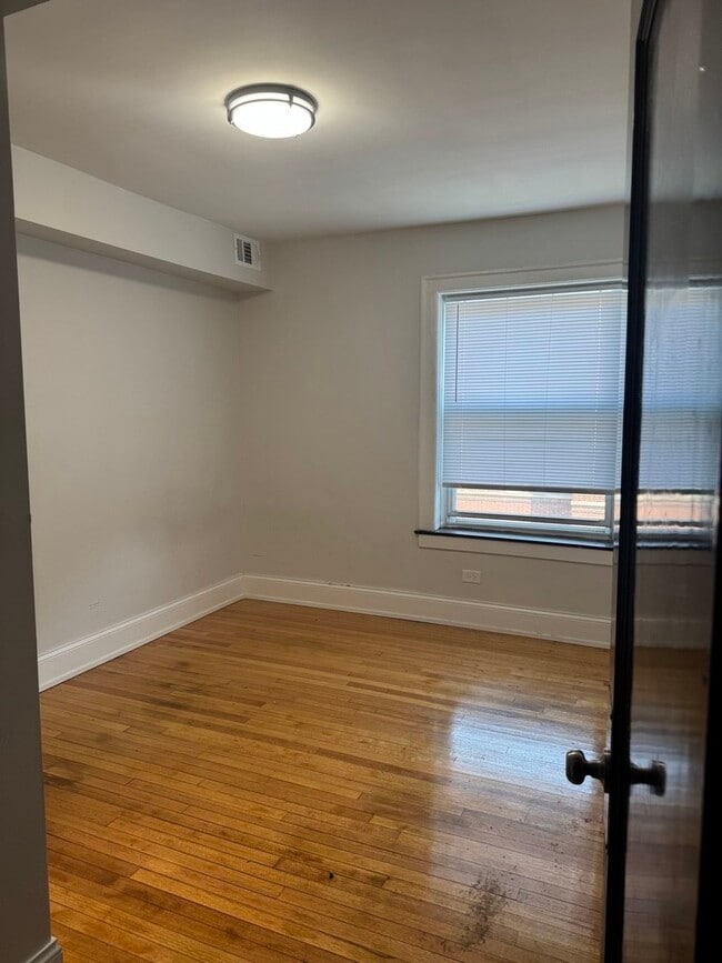 7300 S Vernon Ave in Chicago, IL - Building Photo - Building Photo