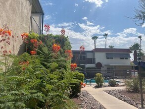 45296 Panorama Dr, Unit B4 #2 in Palm Desert, CA - Building Photo - Building Photo