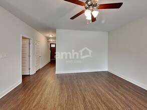 5058 Mountain Springs Rd in Nashville, TN - Building Photo - Building Photo