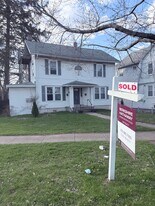 2129 James St in Syracuse, NY - Building Photo