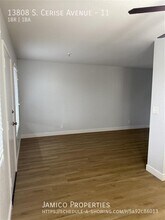 Sunshine Villa in Hawthorne, CA - Building Photo - Building Photo