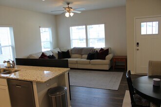 1523 Stanford Ln in Newport News, VA - Building Photo - Building Photo