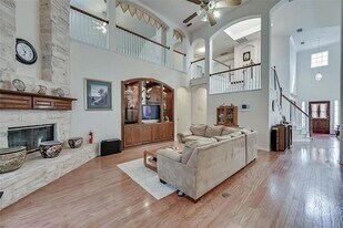 5701 Christy Ln in Haltom City, TX - Building Photo