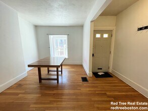 8 Sewall St, Unit 1 in Roxbury Crossing, MA - Foto de edificio - Building Photo