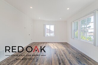512 Normandie Ave in Los Angeles, CA - Building Photo - Building Photo