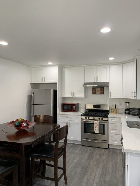 9227 S 5th Ave in Inglewood, CA - Building Photo