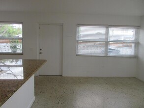 1238 17th Ave N, Unit 3 in Lake Worth Beach, FL - Building Photo - Building Photo