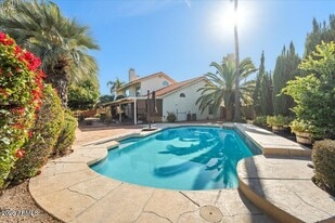 15220 N 49th St in Scottsdale, AZ - Building Photo