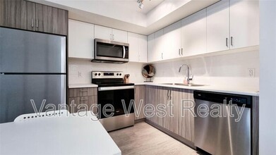 625-625 Academy Way in Kelowna, BC - Building Photo - Building Photo