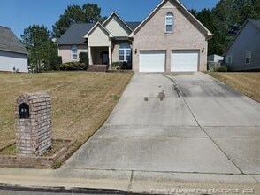 460 Bristlecone Dr in Fayetteville, NC - Building Photo - Building Photo