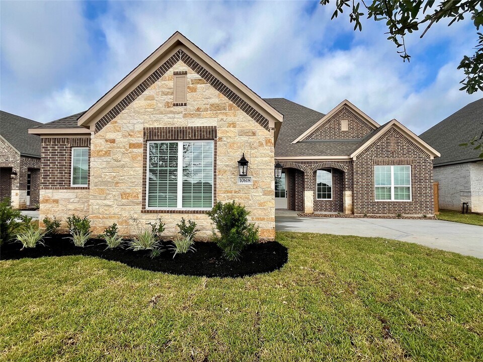 10618 Sutter Crk Dr in Rosharon, TX - Building Photo