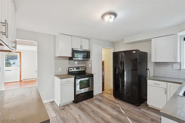 property at 5732 E 141st St