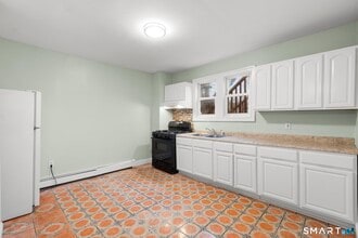 48 Lockwood Ave in Stamford, CT - Building Photo - Building Photo