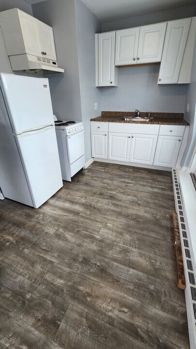 408 N Main St in Haverhill, MA - Building Photo