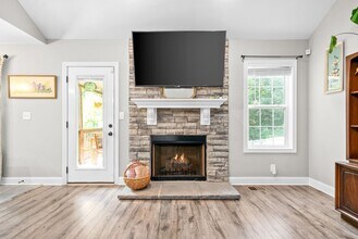 1804 Rains Rd in Clarksville, TN - Building Photo - Building Photo