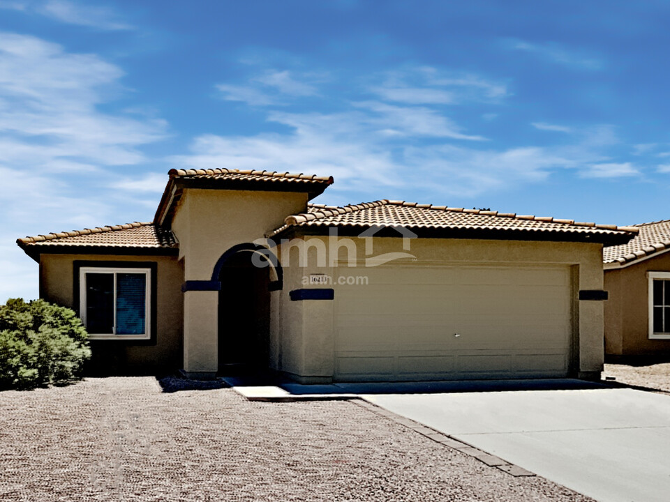 16213 W Custer Ln in Surprise, AZ - Building Photo