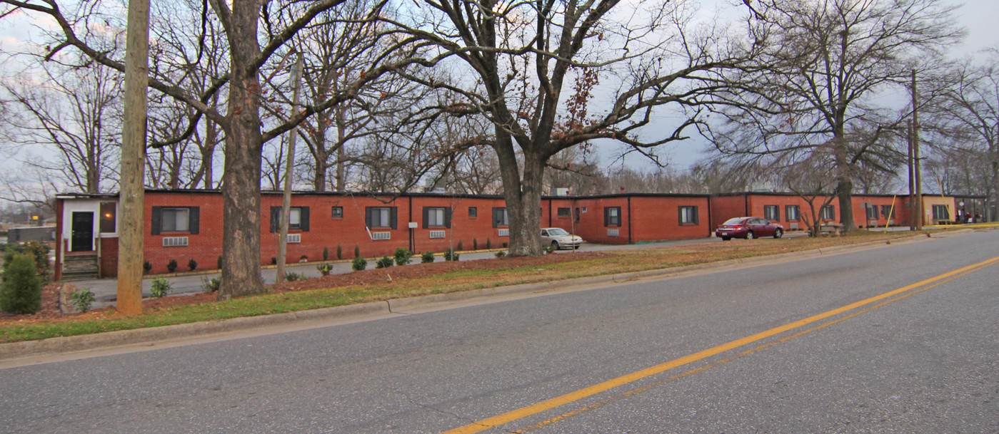 Heritage Oaks Assisted Living in Gastonia, NC - Building Photo