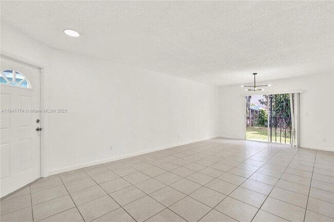 941 SW 7th Ct, Unit 01-931 in Florida City, FL - Building Photo - Building Photo