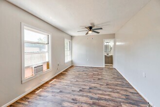 104 N Pecan St in Woodville, TX - Building Photo - Building Photo