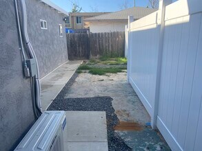 7644 Church St in Lemon Grove, CA - Foto de edificio - Building Photo