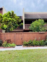 6425 SW 116th Pl in Miami, FL - Building Photo