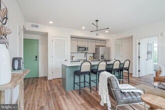 1301 Bainbridge St in Philadelphia, PA - Building Photo - Building Photo