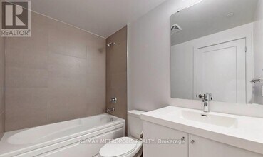 2550-2550 Simcoe St N in Oshawa, ON - Building Photo - Building Photo