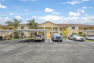 192 Furse Lakes Cir-Unit -H11 in Naples, FL - Foto de edificio - Building Photo